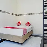 Oyo 90260 Bumi Merpati Residence